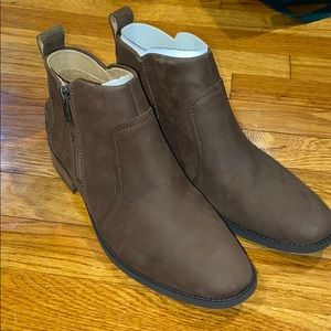 Brand new women’s UGG booties